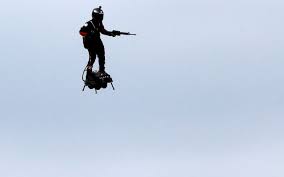 Foto de soldado volador en París