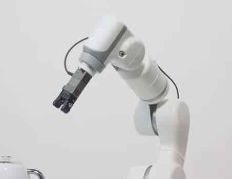el robot colaborativo o cobot EVA es el robot más barato