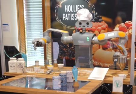 Hollie, el robot pastelero decorador de galletas