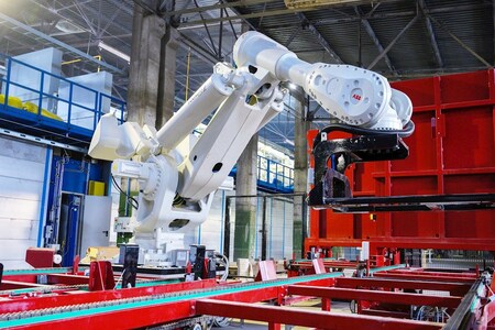 El robot IRB 8700 de ABB levanta palets de ladrillos de 800 kg