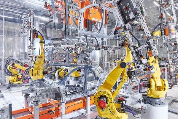 FANUC obtiene pedido de 1300 robots industriales para el Grupo Volkswagen