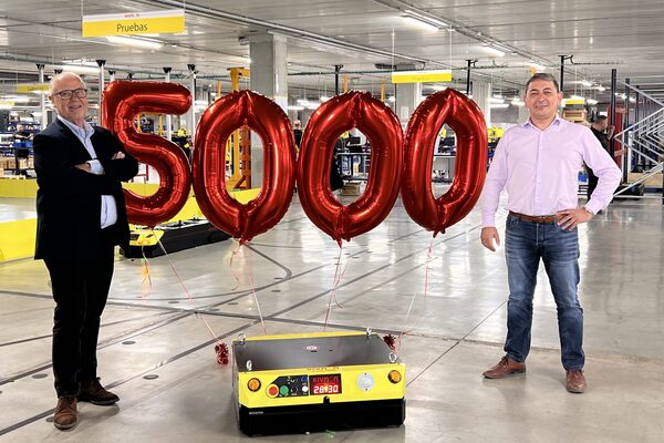 Kivnon alcanza los 5000 Robots Móviles instalados en 20 países